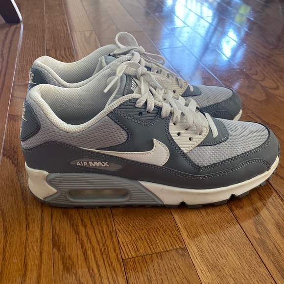 Nike Shoes - Nike Air MAX